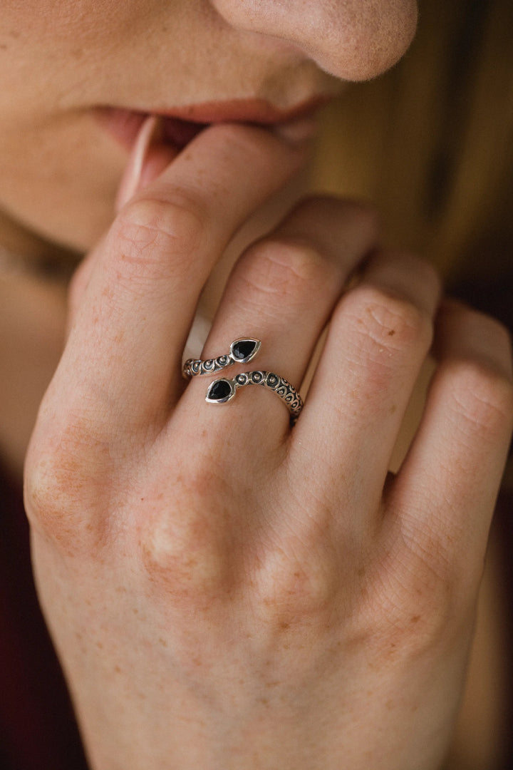 Double Tail Ring