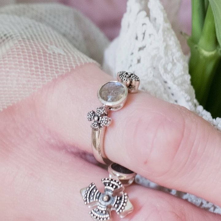 Pelangi Single Stone Ring